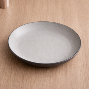 PLATO EXTENDIDO DE 7 1/2 PG (19.05 CM) APOLLO COLOR GRIS FILO NEGRO ACOPA MELAMINA (PRECIO POR 12 PIEZAS)