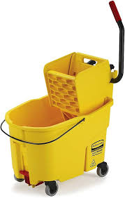TINA TRAPEADOR CON EXPRIMIDOR 26 QT COLOR AMARILLO RUBBERMAID
