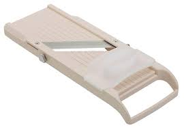 MANDOLINA CON 3 CUCHILLAS INTERCAMBIABLES MEDIDAS: 13 5/8 X 5 1/8 X 1 1/4 PG 186706MC BENRINER