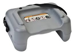 SILLA BOOSTER DE PLASTICO CON CORREA Y DOBLE ALTURA 15 1/2 X 12 1/4 X 7 7/8 PG COLOR GRIS KOALA