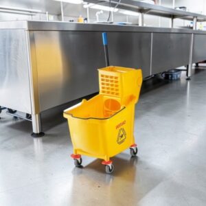 TINA TRAPEADOR CON EXPRIMIDOR 44 QT (41 LTS) COLOR AMARILLO QTMBY LAVEX JANITORIAL