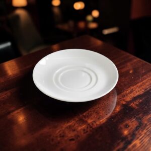 PLATO PARA TAZA DE 5 1/2 PG (13.9 CM) BORDE ALTO PORCELANA COLOR BLANCO LORE ACOPA (PRECIO POR 12 PIEZAS)