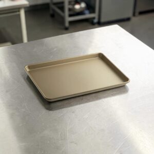 CHAROLA ALUMINIO 13 X 18 PG (33 X 45 CM) CALIBRE 18 COLOR ORO